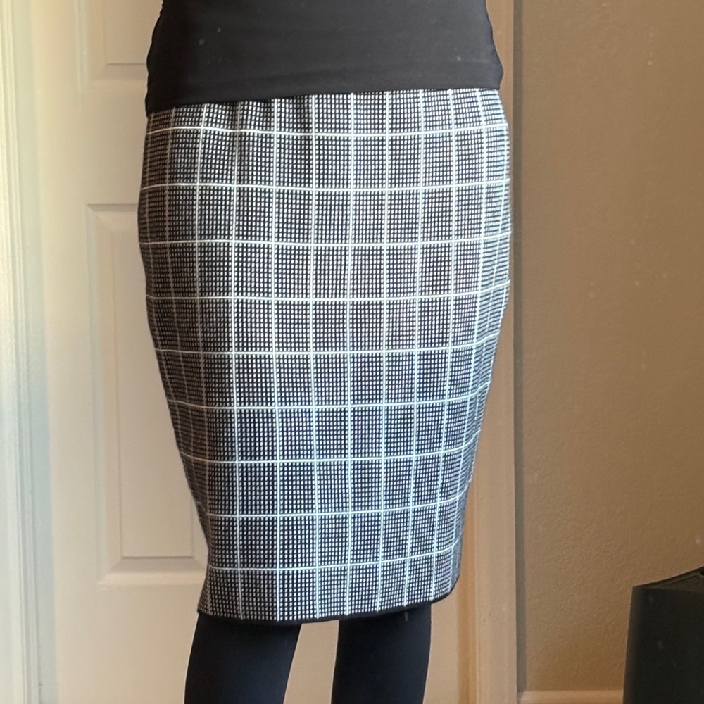 MOVING, MUST SELL! White House Black Market Monochrome Grid Pencil Skirt